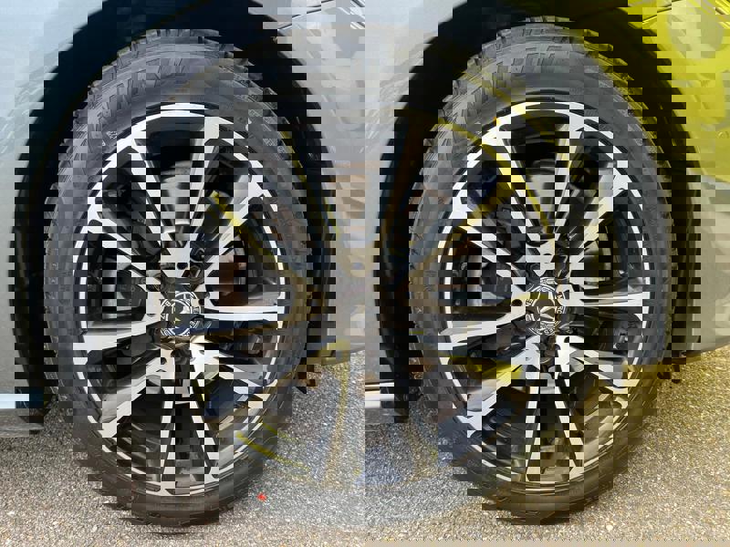 Image Mercedes-Benz 汃獡敳䔠䈠牥楬敮 200 2.0 184 Avantgarde Carplay Clim Bi-zone Caméra PA Sièges élec chauffants Bluetooth Toit ouvrant 